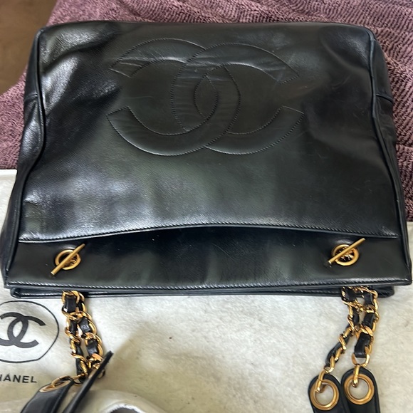 Gorgeous lambskin vintage Black Chanel bag 10x14 - Picture 14 of 14